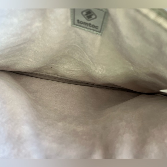 Tomtoc Protective Case for Electronics (small)10 in by 8 in Plants Butterflies - Picture 5 of 8